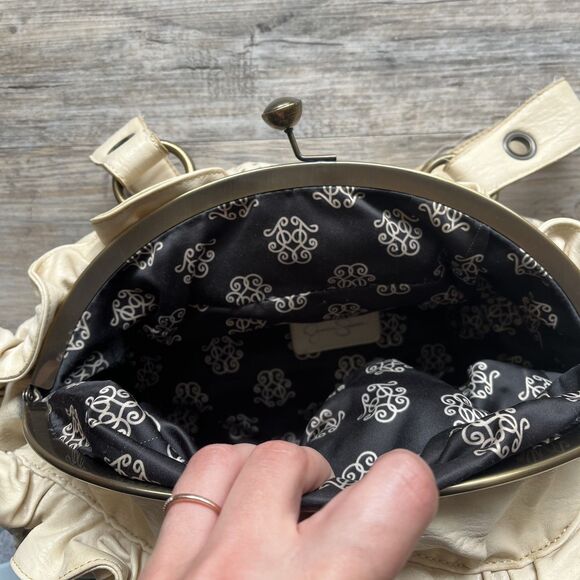 Jessica Simpson Shoulder Bag Kiss Lock Purse Cream Gold Hobo Y2K 2000s - Picture 8 of 8